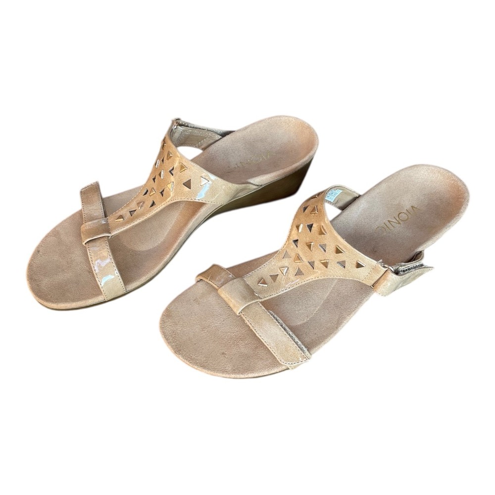 Vionic Maggie Wedge Sandals Women's‎ Size 9 Beige Studded